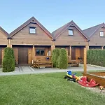 Homes With Pool, Mielenko