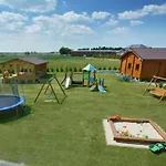 Nyaraló Homes With Pool, Mielenko