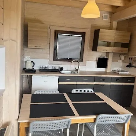 Homes With Pool, Nyaraló Mielenko