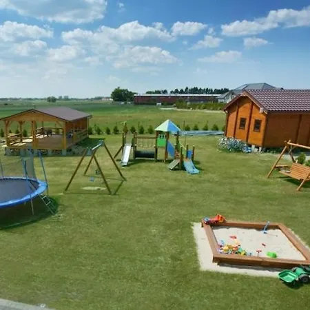 Nyaraló Homes With Pool, Mielenko