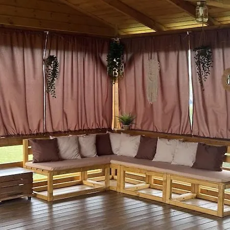 Homes With Pool, * Mielenko