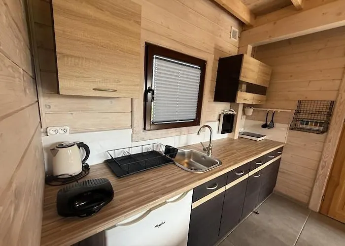 Homes With Pool, Mielenko