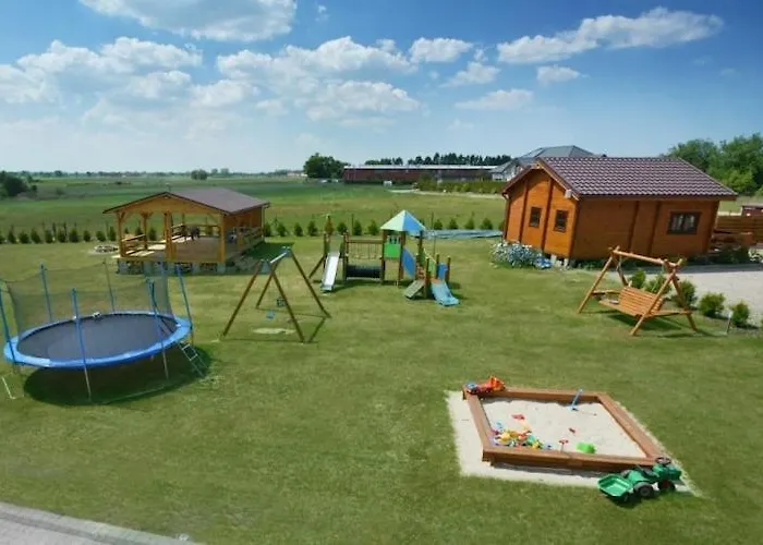 Nyaraló Homes With Pool, Mielenko