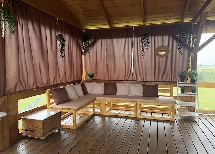 Homes With Pool, * Mielenko